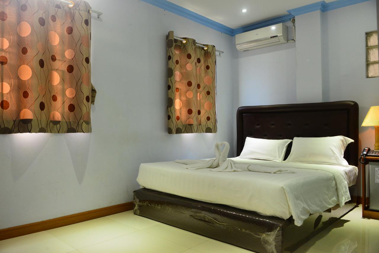 Woodland Hotel Γιανγκόν Εξωτερικό φωτογραφία
