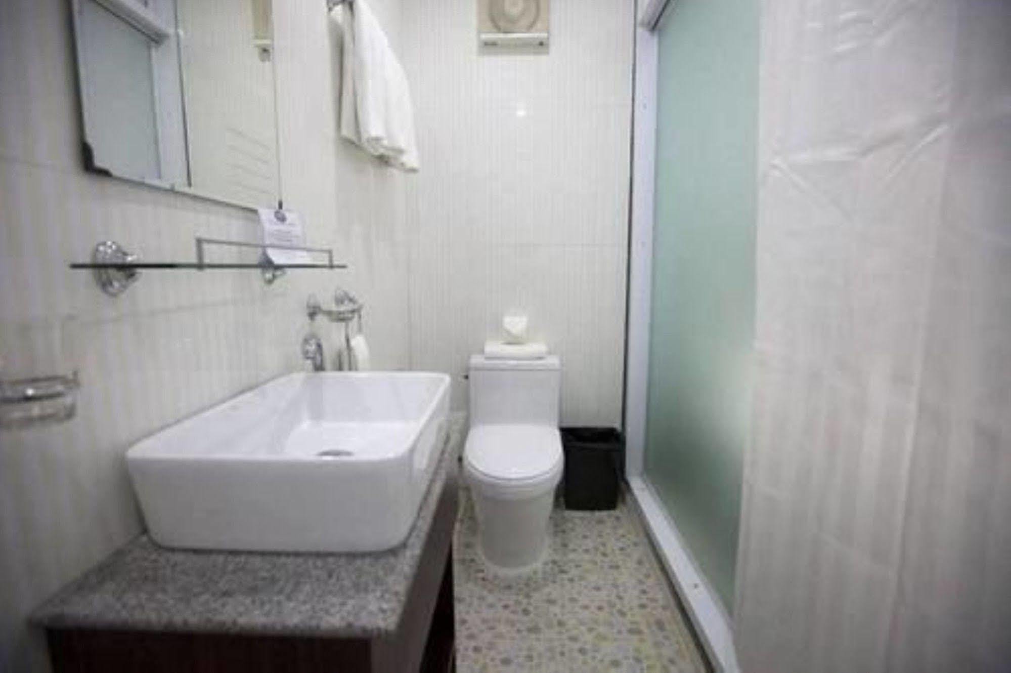 Woodland Hotel Γιανγκόν Εξωτερικό φωτογραφία